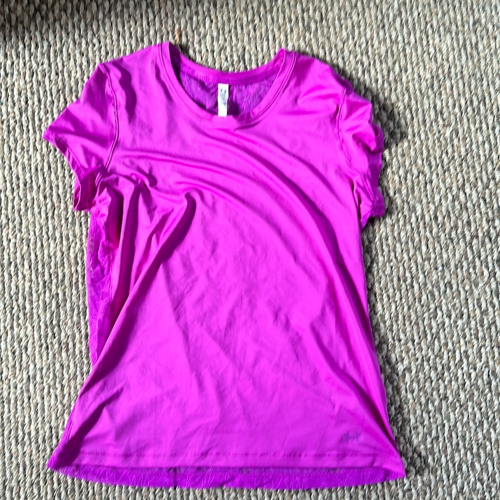 Under Armour Heat Gear Top - size Large